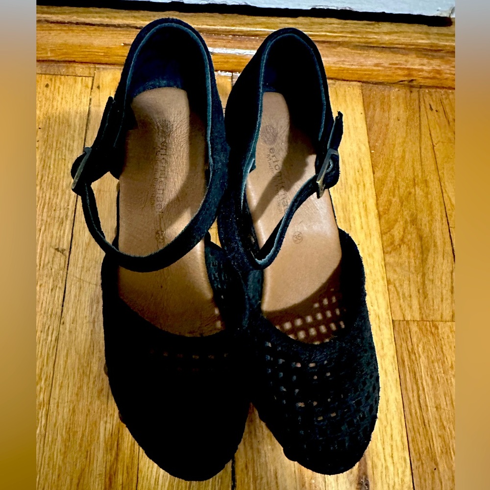 Eric Michael Gigi Black Suede Wooden Platform Clogs never worn